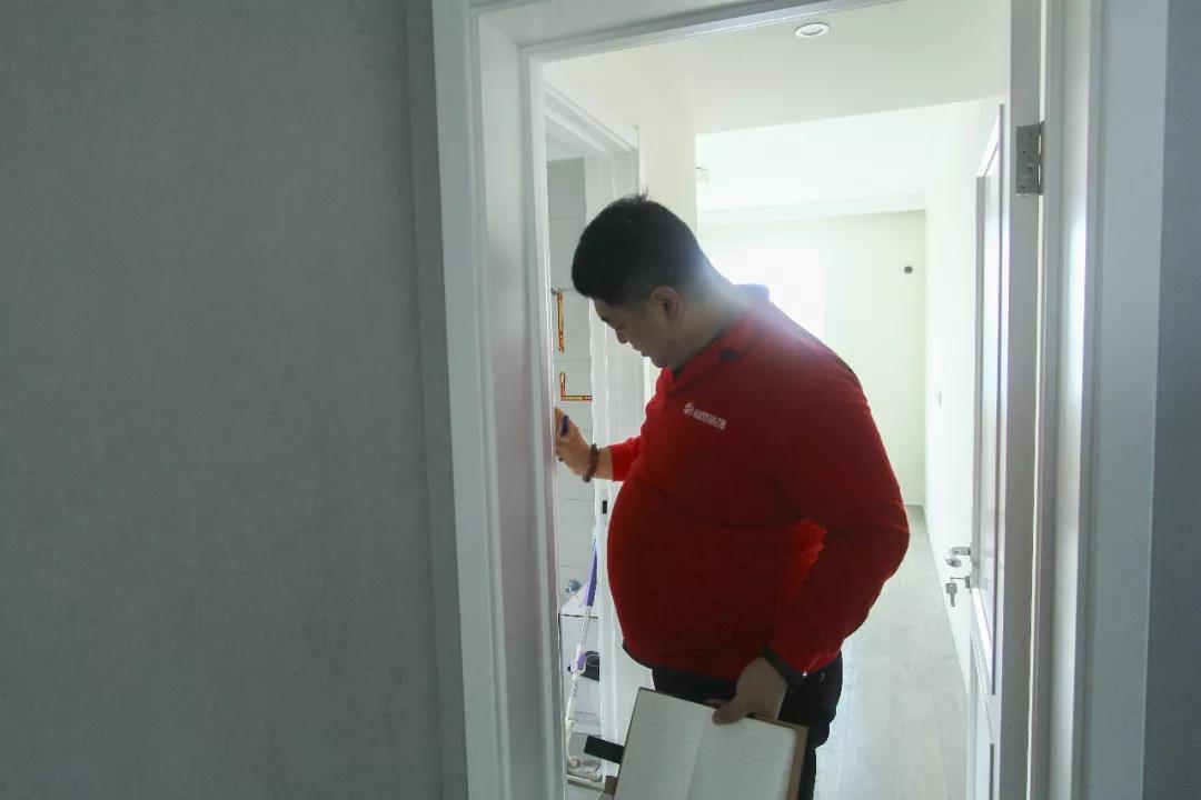 林鳳裝飾免費(fèi)檢測(cè)門窗、五金